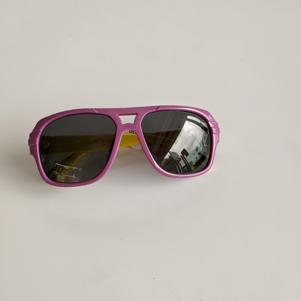 Kinh mát dành cho bé trai dáng mắt vuông mắt tròn