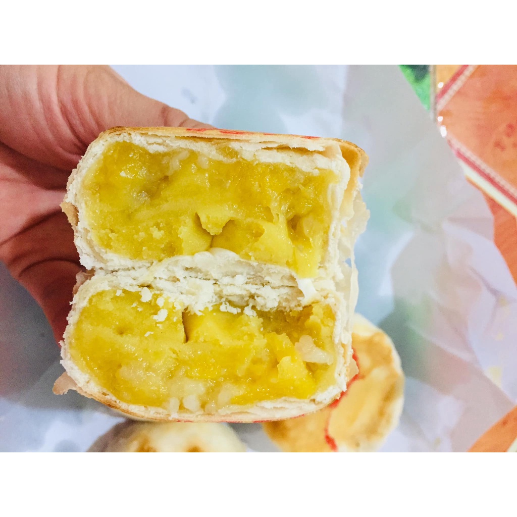 Bánh pía gói giấy nhân đậu xanh sầu riêng Thành Hương 320gr 4 cái