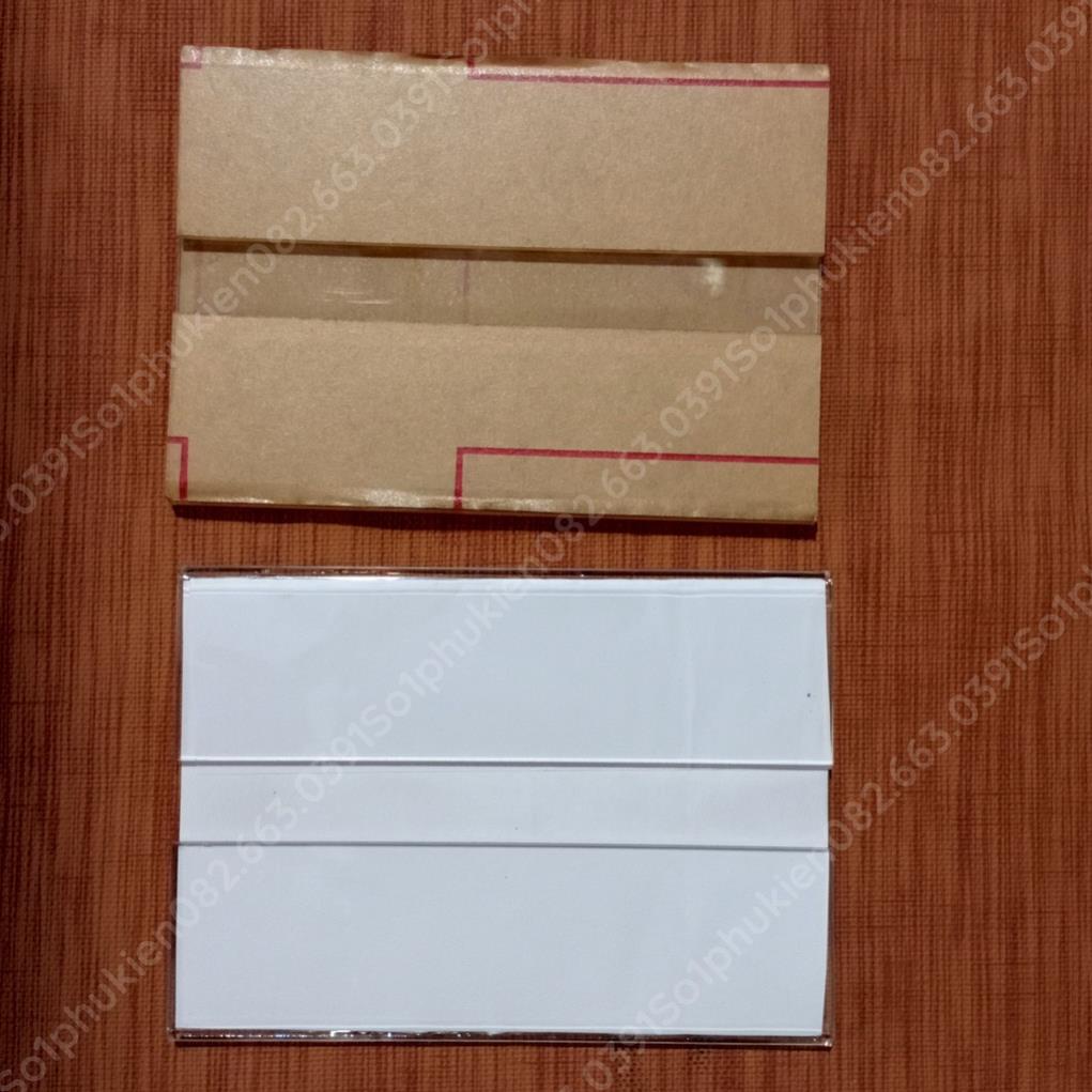 Tấm mica cứng trong suốt để trưng thông tin, hình ảnh