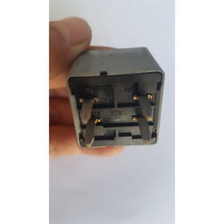 Relay 4 chân trong hộp cầu chì Daewoo 12V - hàng tháo xe