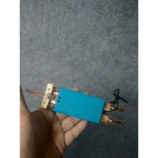 Tay hàn cell pin