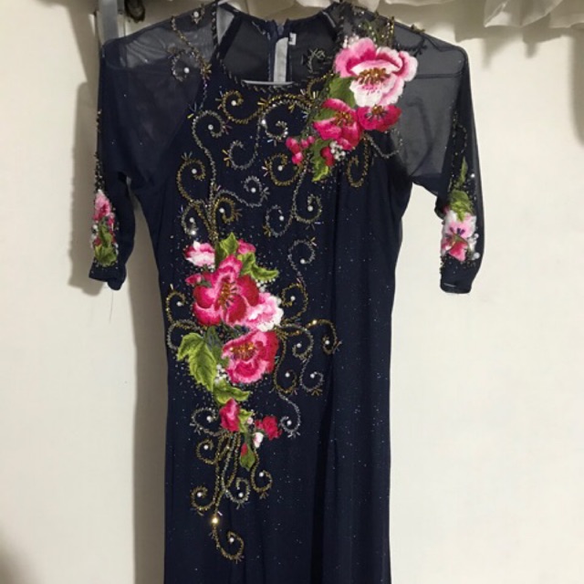 Áo dài hồng nhung
