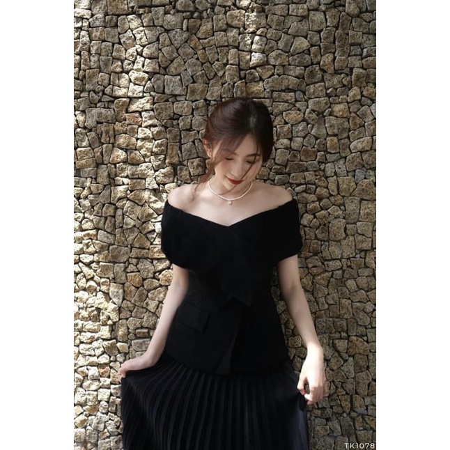 Áo trễ vai đắp chéo