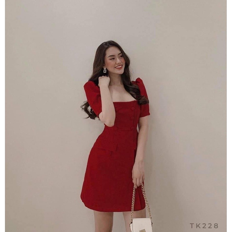 Đầm cổ vuông tay phồng nút bọc | BigBuy360 - bigbuy360.vn