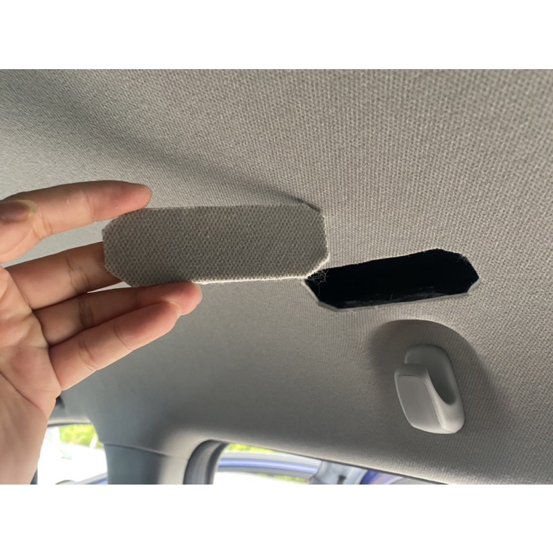 Đèn trần hàng ghế sau Vinfast Fadil tặng kèm dao và khuôn rạch trần