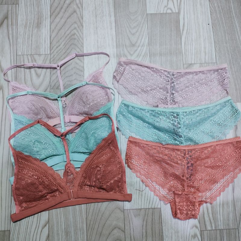 Bộ đồ lót ren cài trước không gọng VIC hàng xuất xịn