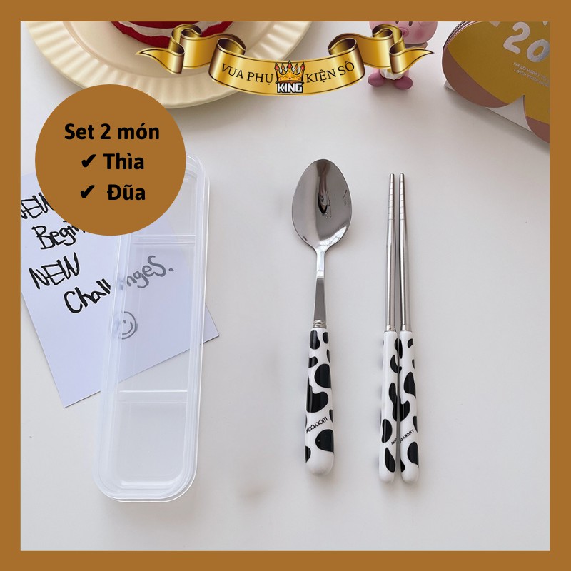 Bộ đũa thìa inox không gỉ kèm hộp, set đũa thìa bò sữa xinh yêu có hộp đựng sạch sẽ