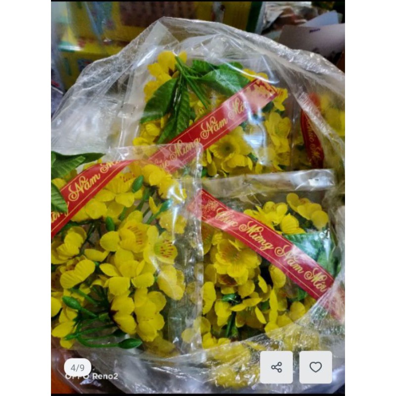 1 Túi hoa mai kèm nụ trang trí tết.