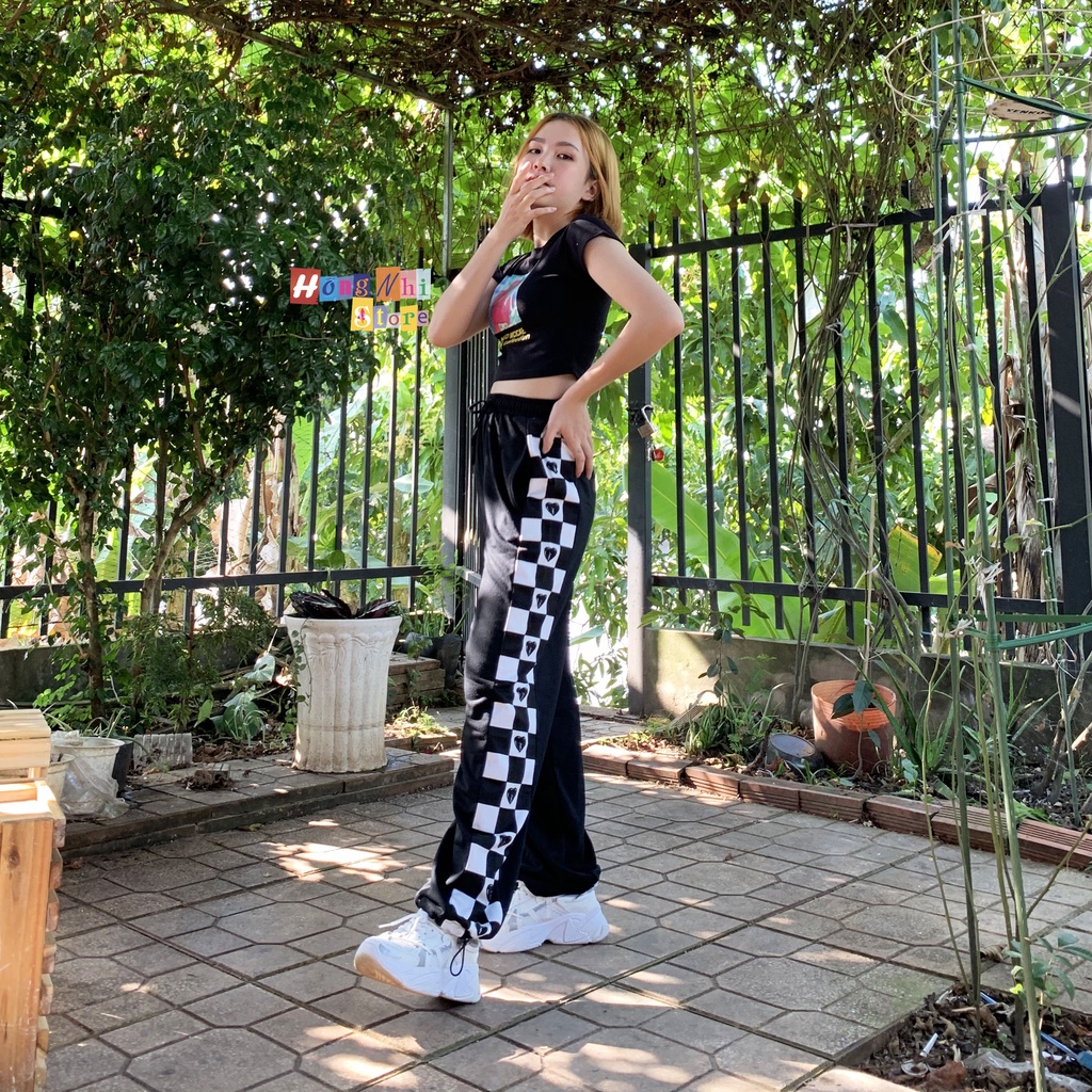 Quần Jogger Line Trái Tim Ulzzang Unisex Jogger Phối Sọc In Hình Dây Rút Lai Ống Rộng - MM
