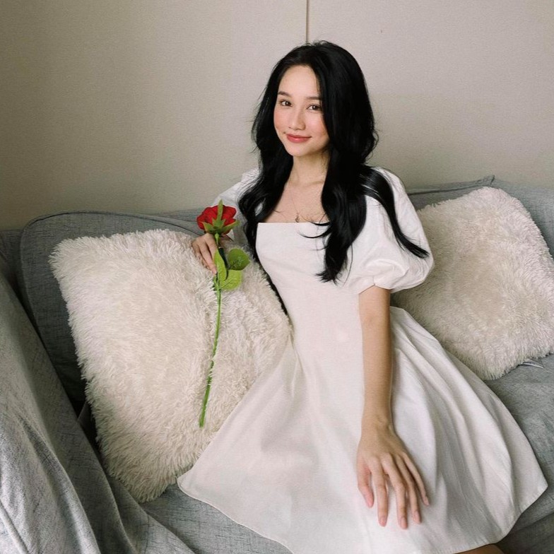 Đầm cổ vuông RECHIC tay phồng Jada màu trắng | BigBuy360 - bigbuy360.vn