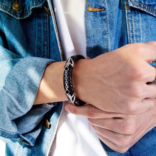 Vòng Tay Nam Dây Da Titan Ko Đen TT 2579