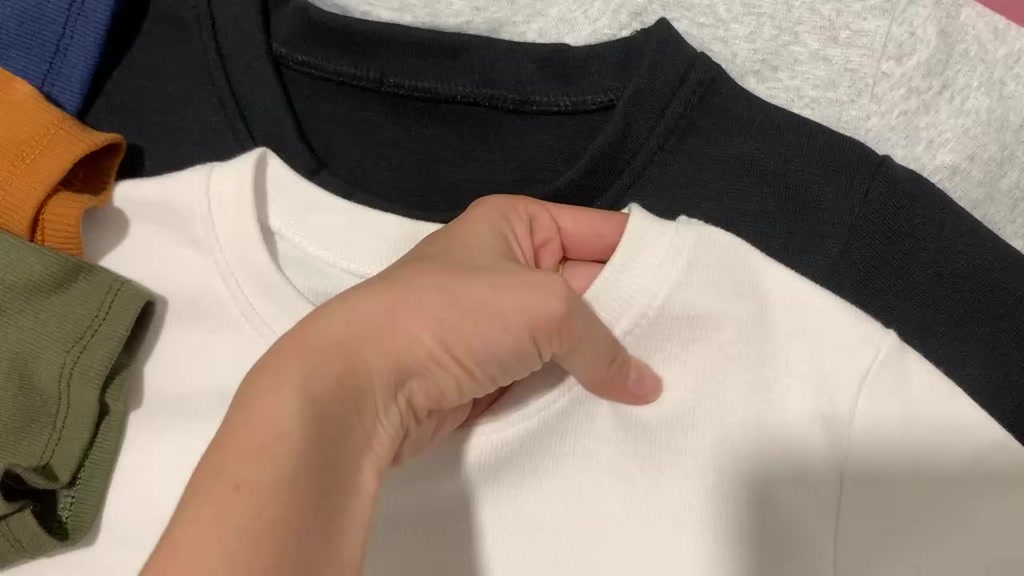 [Mã FADEP0610 giảm 10K đơn 99K] Áo croptop ôm tay ngắn kiểu dáng basic chất vải dày dặn đen trắng cá tính sexy - CT01 | BigBuy360 - bigbuy360.vn