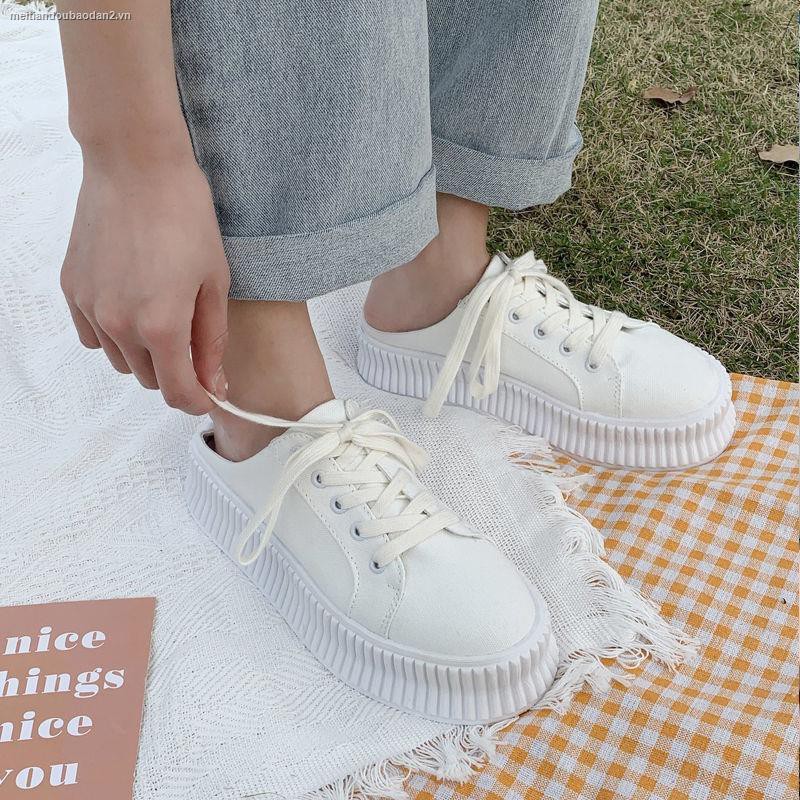 ﹍Half drag white shoes women s summer fashion all-match 2021 new student lazy thick-soled non-heel Baotou