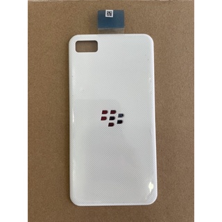 Nắp lưng blackberry z10 màu trắng zin mới