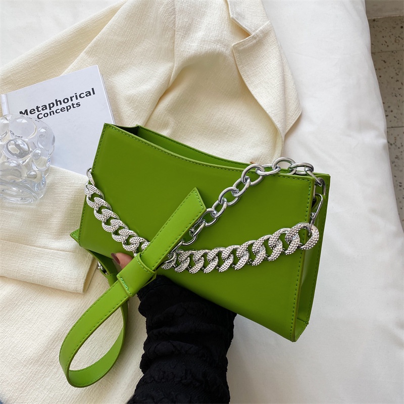 Túi đeo vai IELGY dễ phối đồ thời trang cho nữ