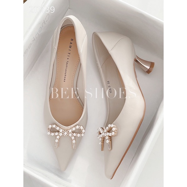 BEESHOES - GIÀY CAO GÓT NỮ MŨI NHỌN  - GIÀY CAO GÓT NỮ GÓT NHỌN CAO 4 PHÂN SẴN MÀU KEM 211239