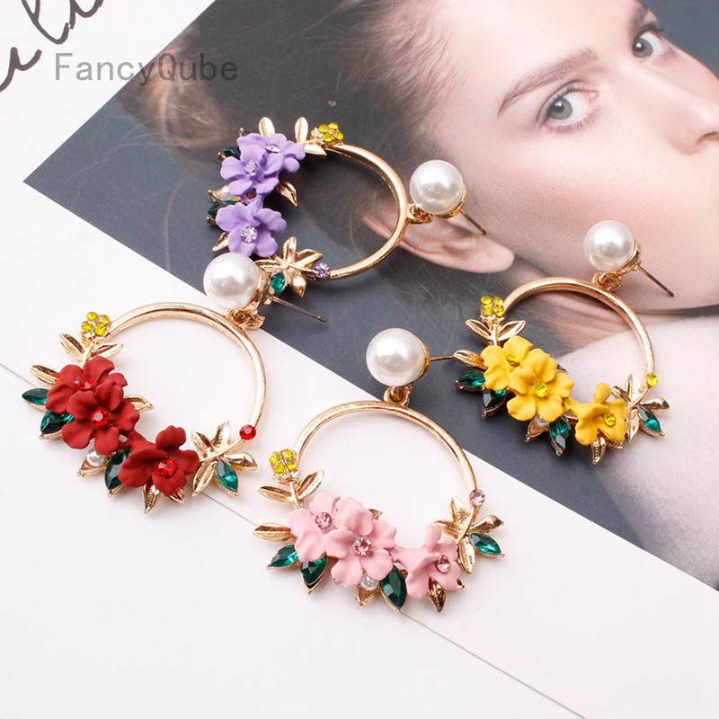 Khuyên Tai Tròn Đính Hoa Xinh Xắn Cho Nữ