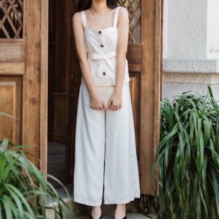 Set trắng về số lượng ít ạ