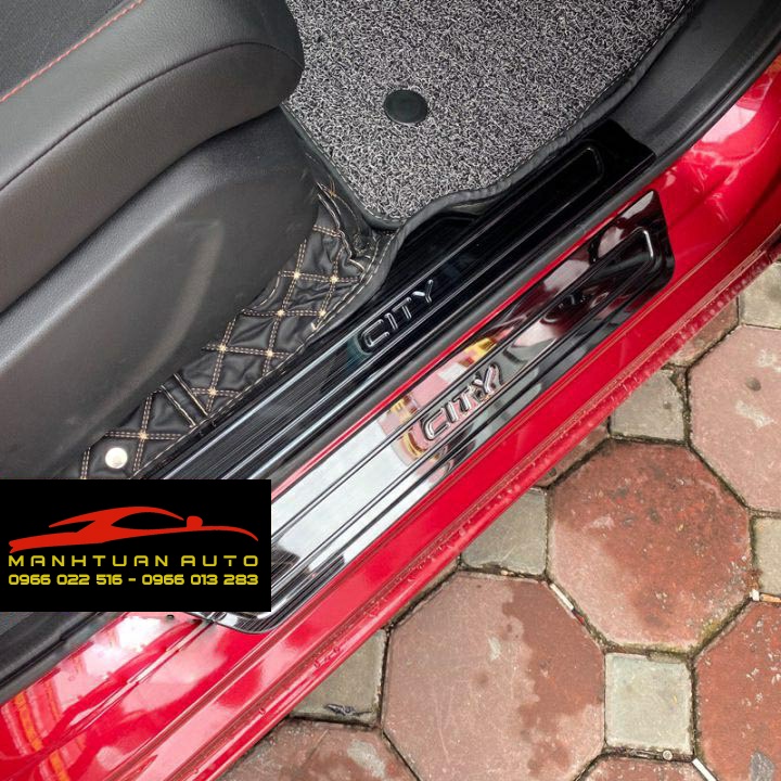 Ốp bậc chân trong, ngoài xe Honda City 2015 - 2022 chất liệu Titan cao cấp