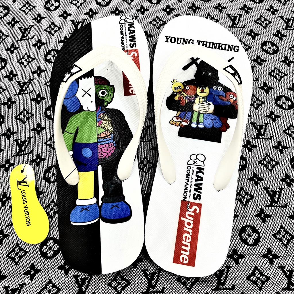 Dép Kaws x Supreme xỏ ngón nam thời trang siêu hot mẫu mới 2022. Sẵn 2 màu lựa chọn dép đế xịn chống trơn trượt