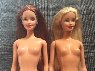Búp bê barbie khớp ẩn
