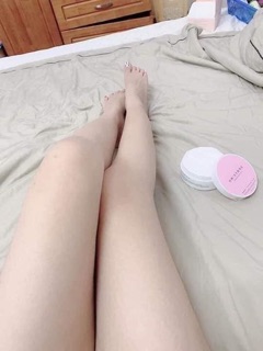 Kem trắng da body hm