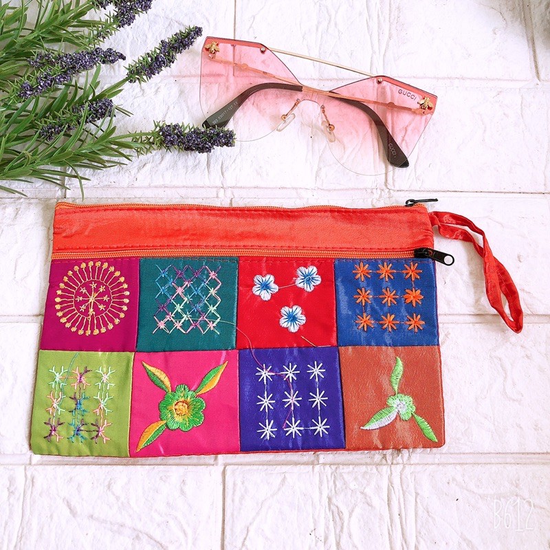 Ví lụa thêu ô vuông đựng mỹ phẩm