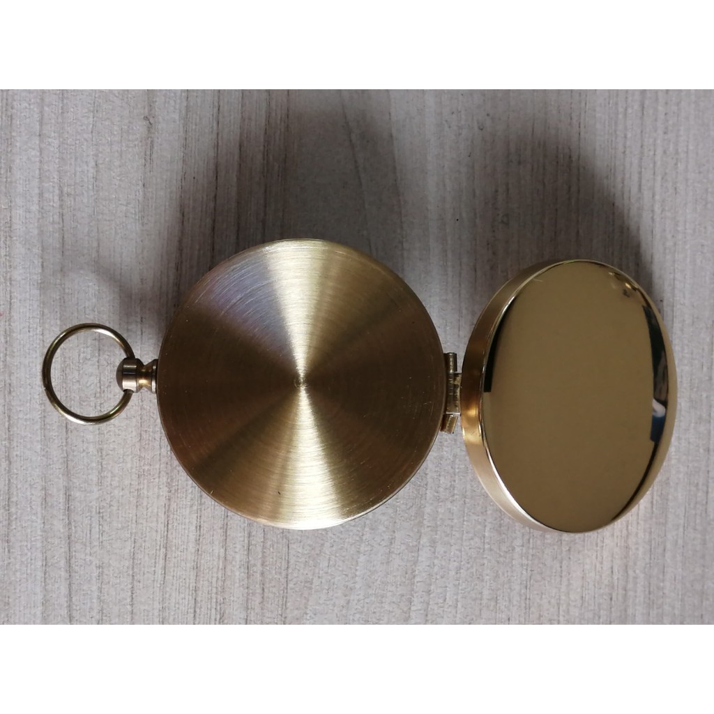 La bàn kiểm tra độ nhiễm từ của đồng hồ