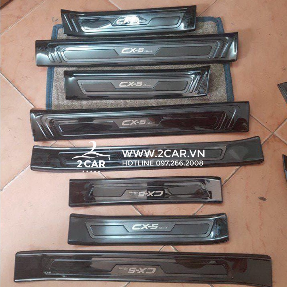 Bộ Ốp Bậc Cửa Trong Ngoài Xe Mazda Cx5 2018-2020, chất liệu Titan