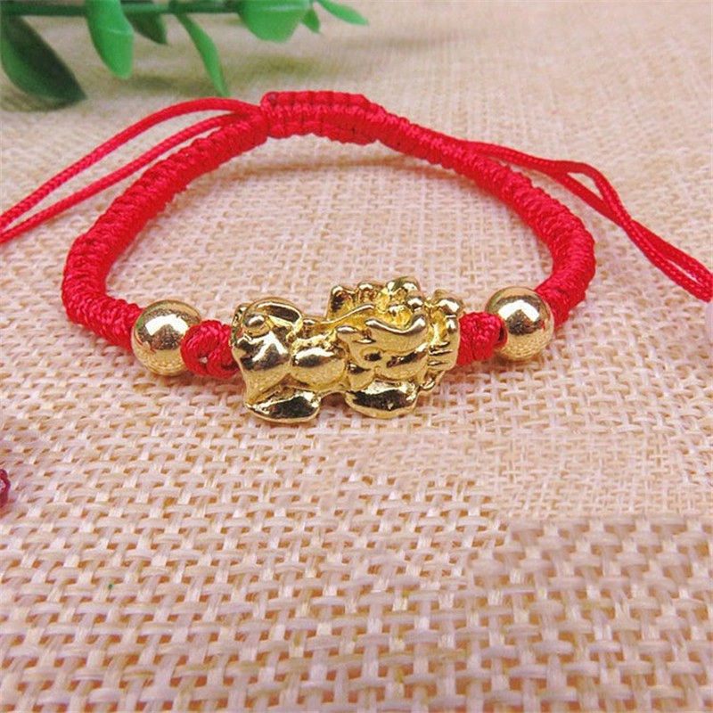 Vòng đeo tay dây bện màu đỏ mặt trang trí độc đáo thời trang