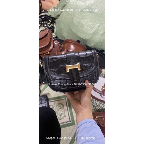 Túi Đeo Chéo Nữ Móng Ngựa Vân Da Rắn Dáng Bầu Khuy Gài Chữ