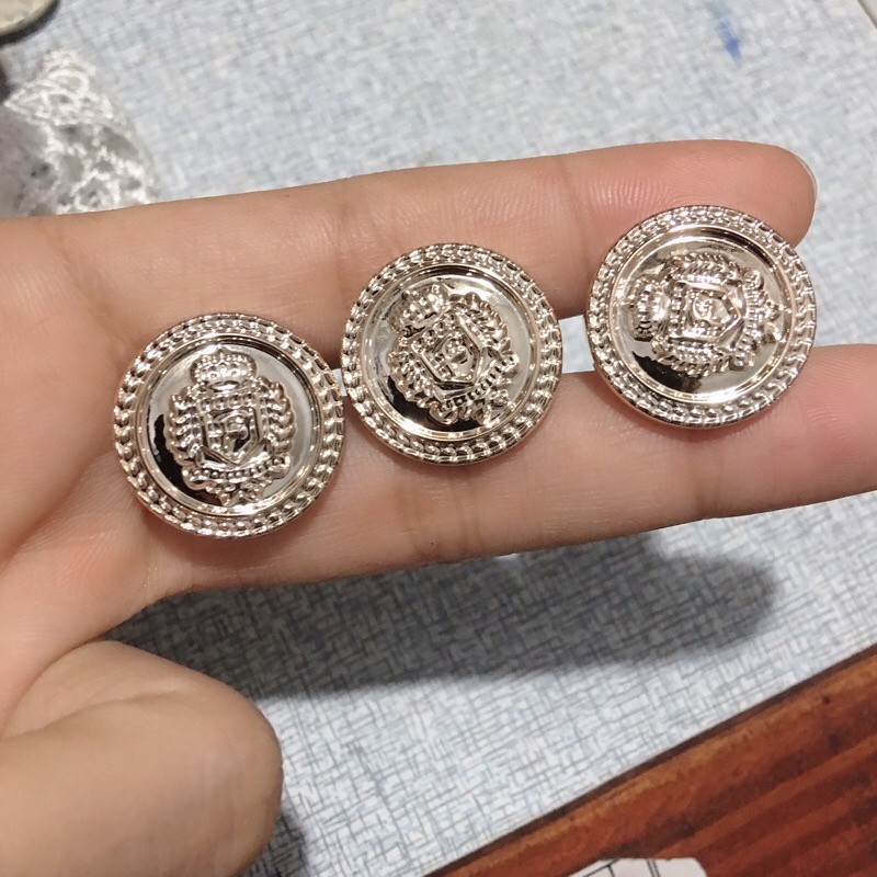 NÚT NHỰA GIẢ ĐỒNG CỰC ĐẸP SIZE 2cm ( CÚC ÁO)