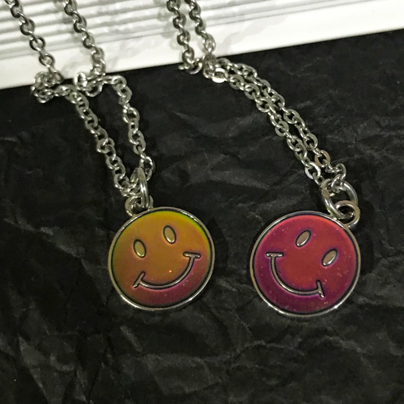 Vòng Cổ Hình Mặt Cười Đổi Màu Theo Nhiệt Độ