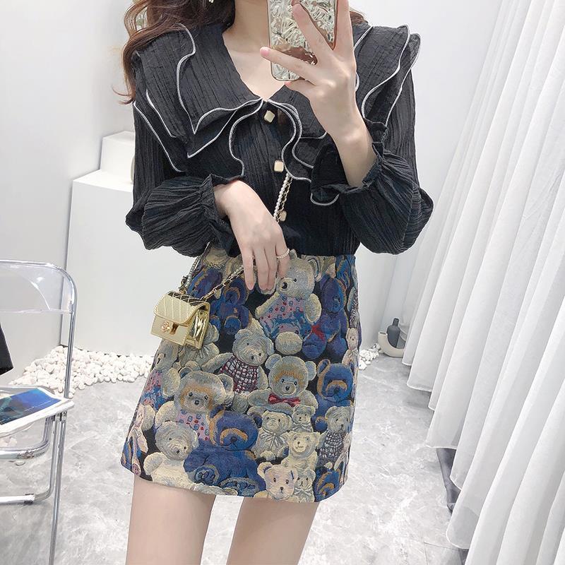 Chân váy chữ A eo cao họa tiết gấu dễ thương phong cách thời trang mùa hè cho nữ