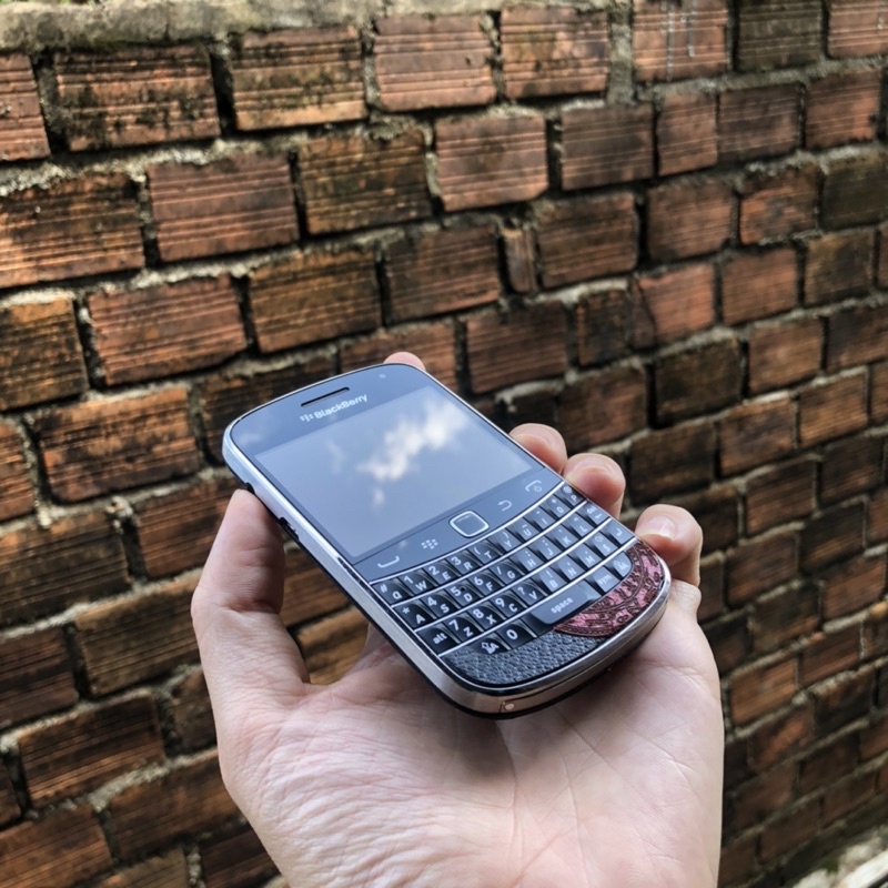 Điện Thoại Blackberry 9900