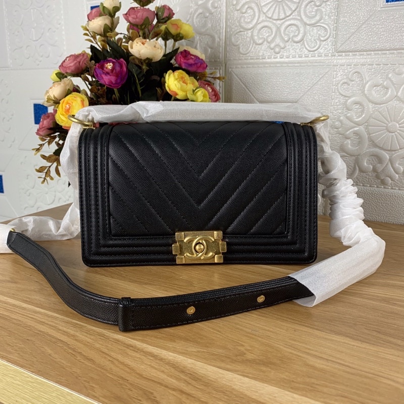 Túi xách Chanel boy vân v màu đen size 25cm (có sẵn)