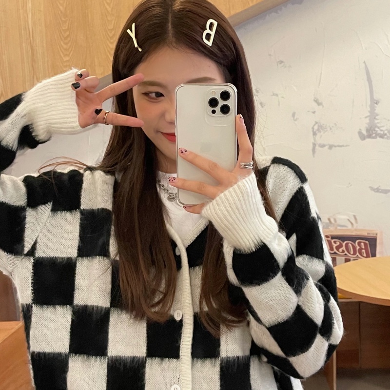 Xiaozhainv Áo khoác cardigan tay dài cổ chữ V dáng rộng rãi họa tiết sọc caro trắng đen phong cách Hàn Quốc sành điệu | BigBuy360 - bigbuy360.vn