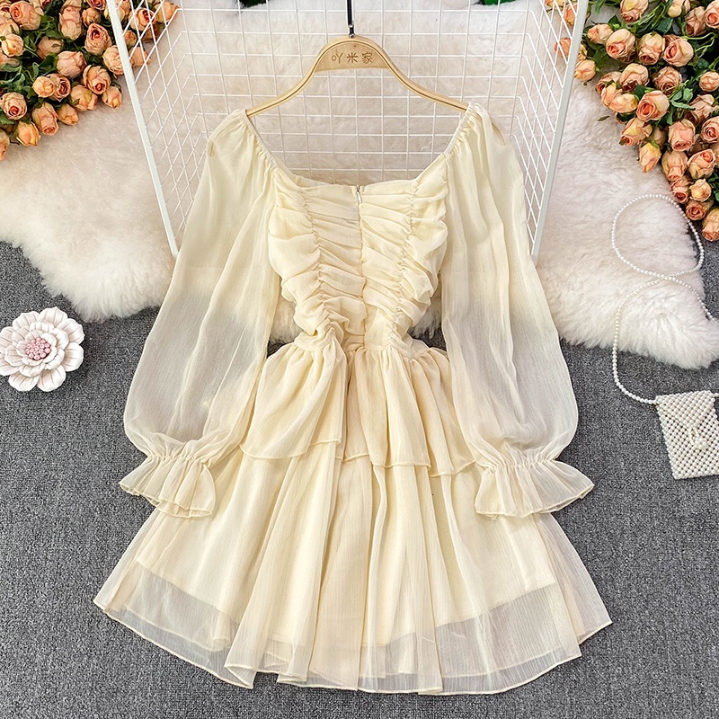 ĐẦM VOAN XOÈ CỔ VUÔNG, TAY DÀI, ĐÍNH NÚT