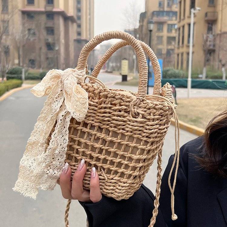 Túi Đeo Chéo Đan Mây Tre Đục Lỗ Thời Trang Xuân Hè Cho Nữ