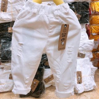 Quần kaki rách bé trai