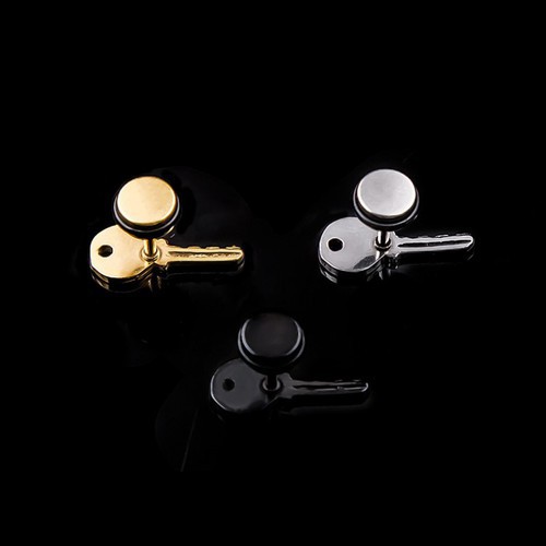 Bông Tai Nam Hình Chìa Khóa Titan Ko Rỉ TT 2341