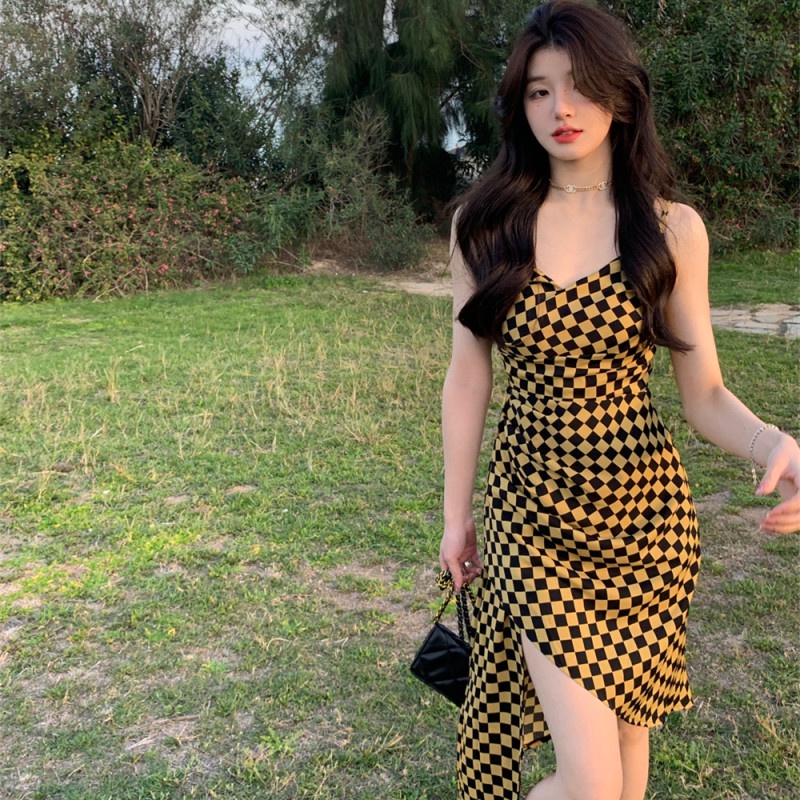 Đầm Hai Dây Cổ Chữ V Họa Tiết Sọc Caro Quyến Rũ Thời Trang