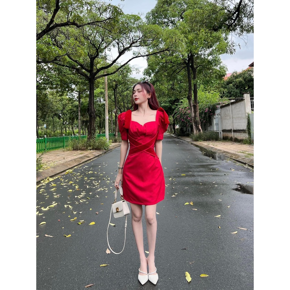 ĐẦM ĐỎ XẺ V NGỰC CHÉO DÂY VAI NƠ