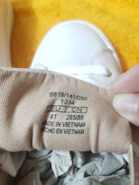 Giày Stradivarius sneakers