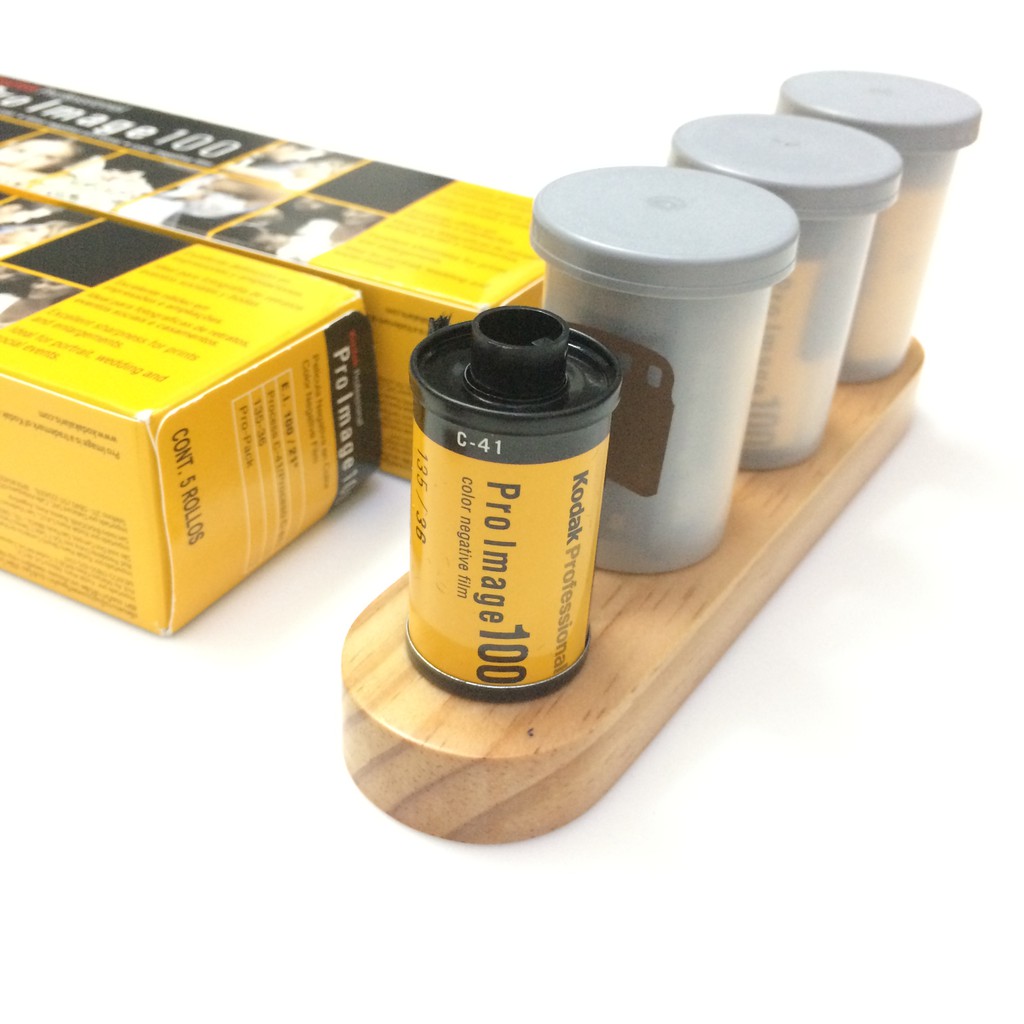 Film chụp ảnh Kodak ProImage 100 - 36 exp date 2026