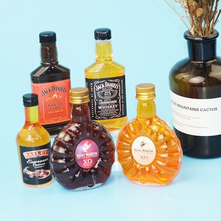 Mô hình rượu XO trang trí bánh kem