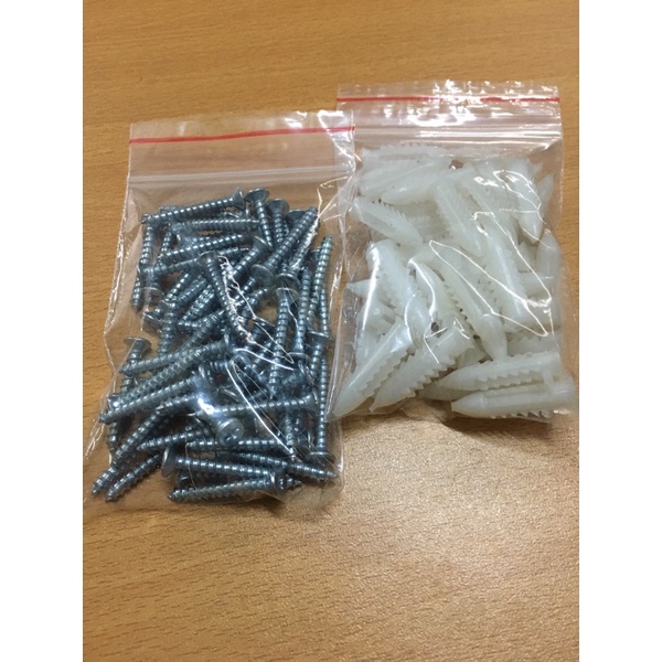 Tắc kê nở nhựa 3cm kèm vít- set 150 bộ-(Mua 3 Set Tặng 1 Bọc Chân Trống Xe Máy)