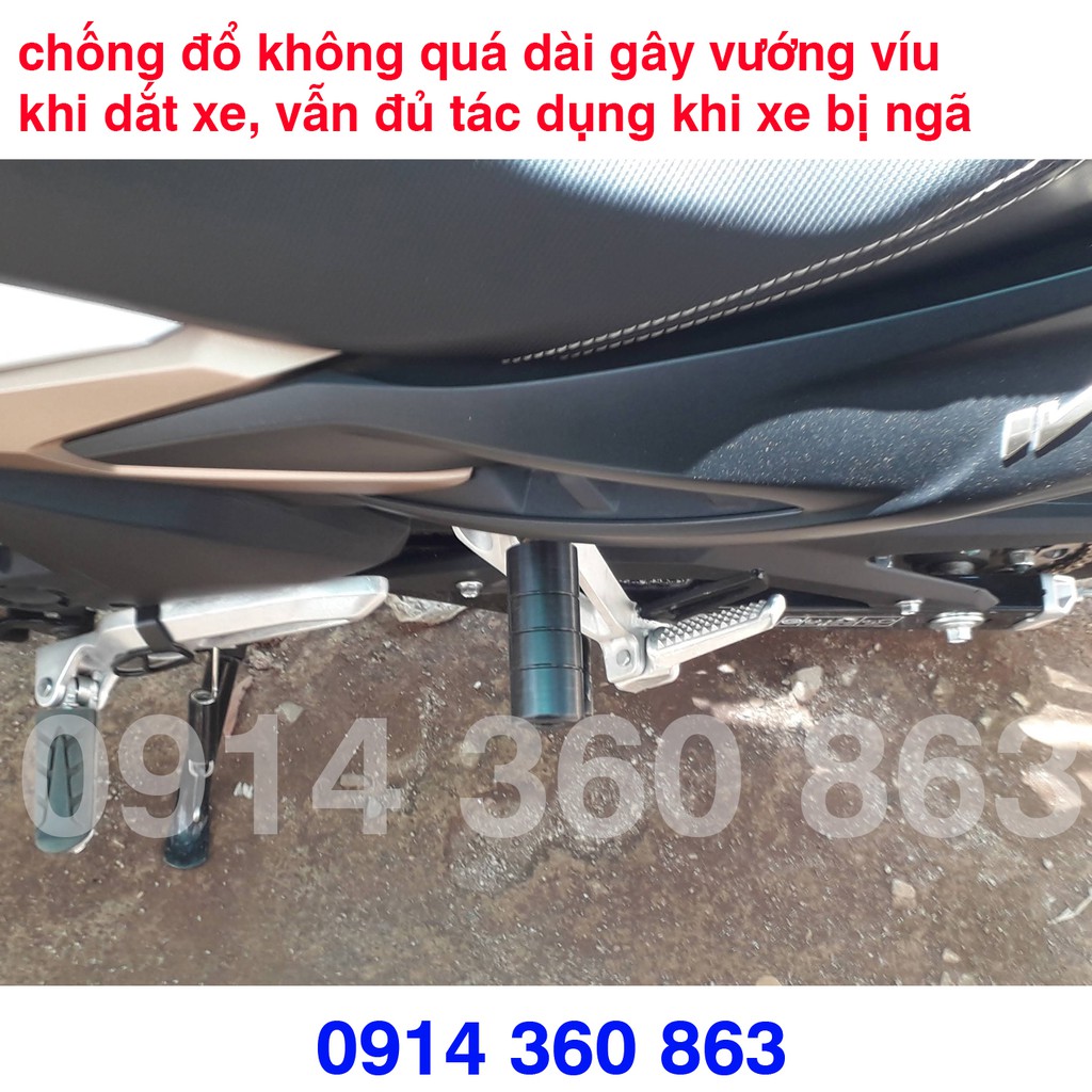 Gù chống đổ xe máy vị trí gác chân sau