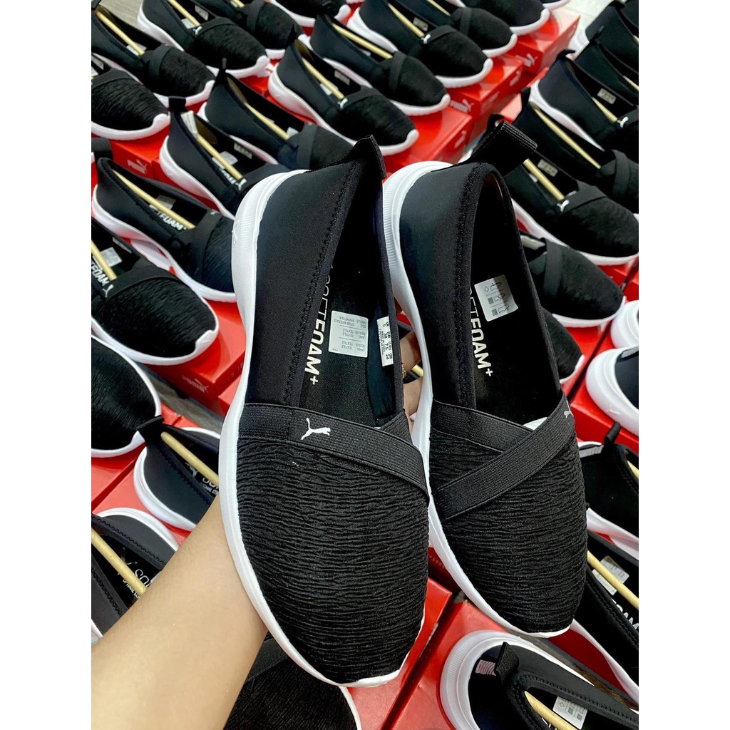 SĂN SALE HÃNG GIÀY NỮ SLIP ON PUMA ĐEN ĐẾ TRẮNG SIZE 37.5VN - 7US 369621 01