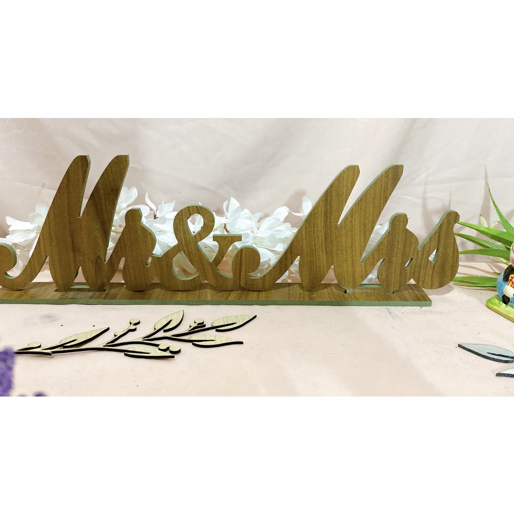 Chữ Gỗ Mr Mrs Sơn Trắng Để Bàn Gallery Trang Trí Cưới 15*50Cm| Thao Wedding Guestbook